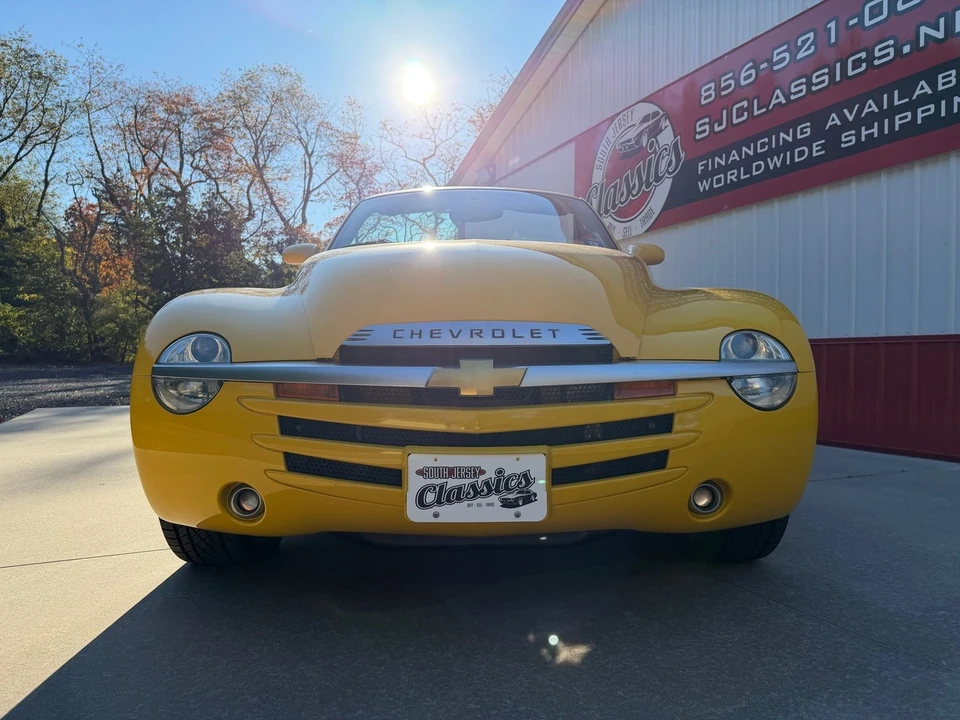 2004 Chevrolet SSR - Image 13 of 21