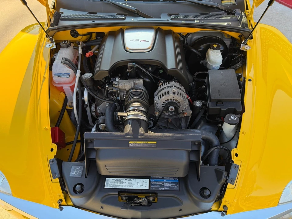 2004 Chevrolet SSR - Image 8 of 21
