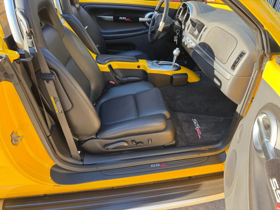 2004 Chevrolet SSR - Image 16 of 21