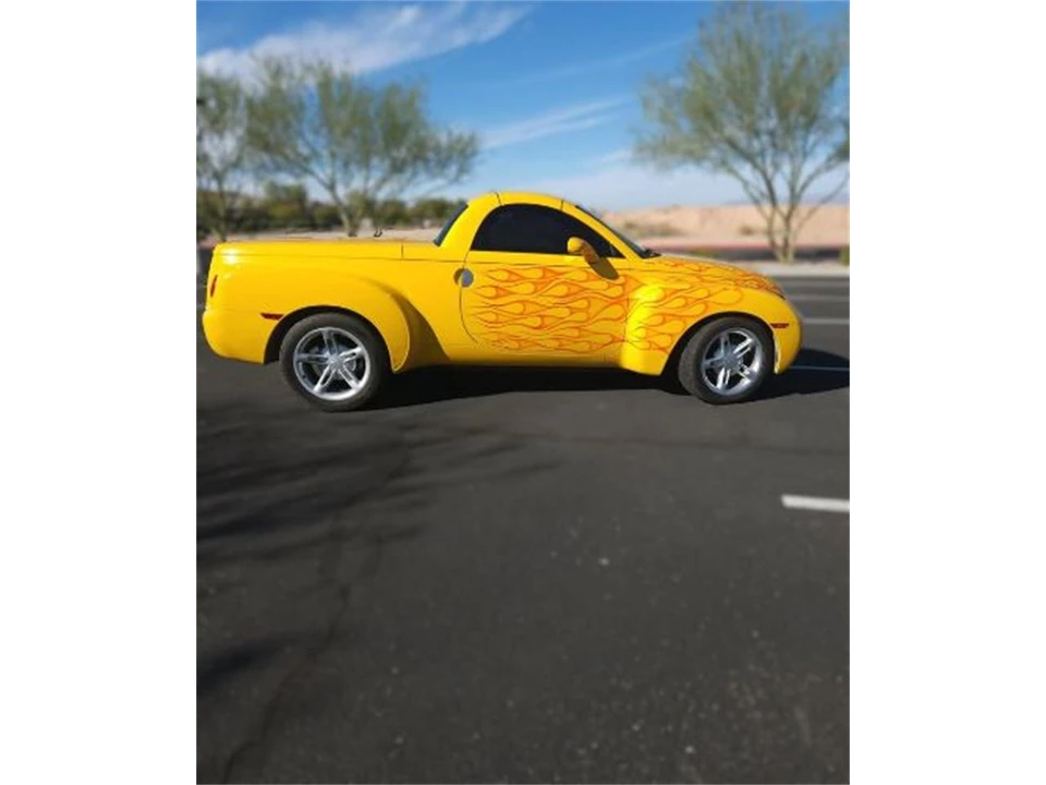 2004 Chevrolet SSR - Image 9 of 11