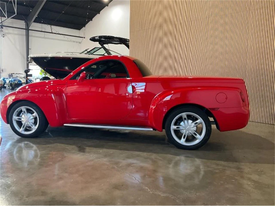 2004 Chevrolet SSR - Image 15 of 19