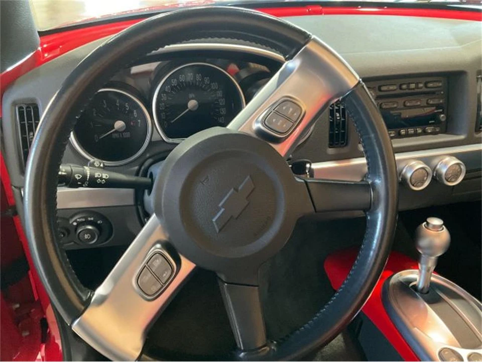 2004 Chevrolet SSR - Image 14 of 19
