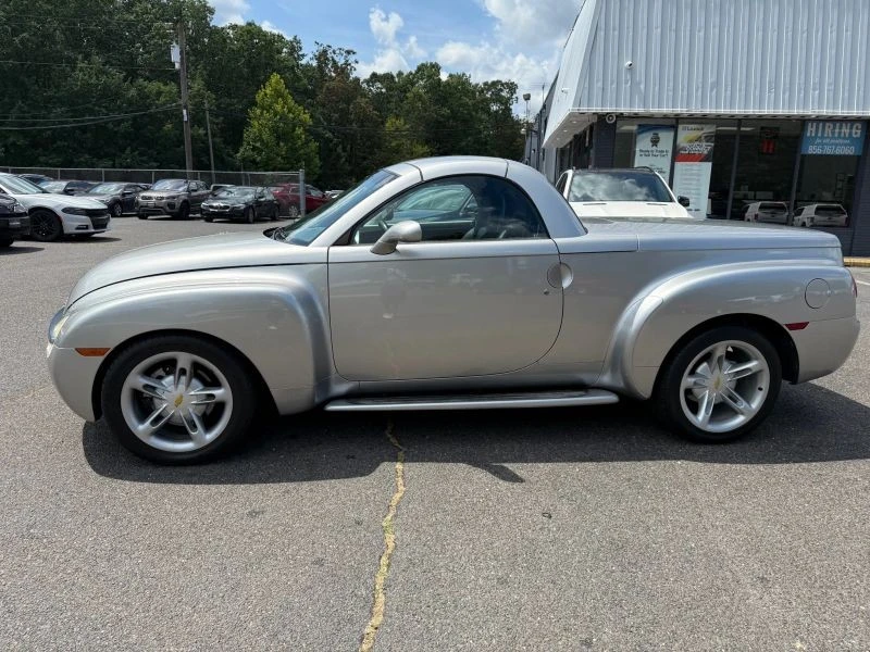 2004 Chevrolet SSR - Image 3 of 12