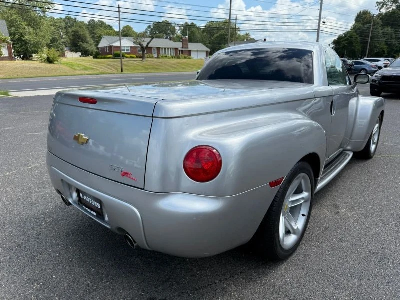 2004 Chevrolet SSR - Image 7 of 12