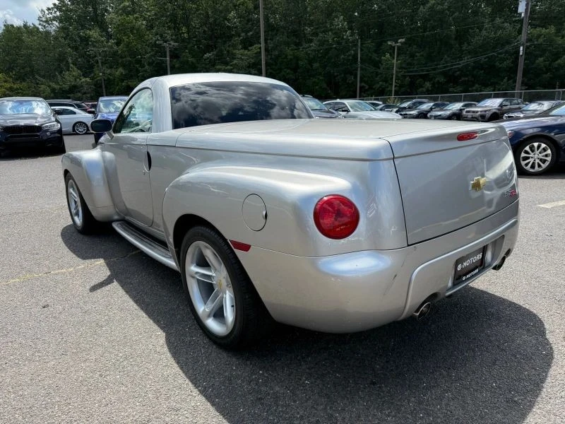 2004 Chevrolet SSR - Image 5 of 12