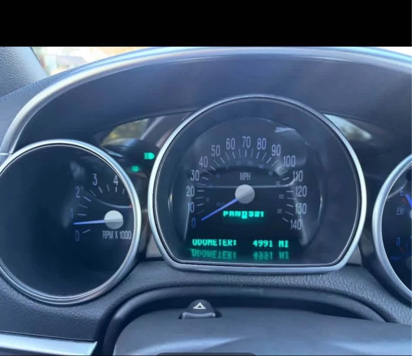2004 Chevrolet SSR - Image 3 of 9