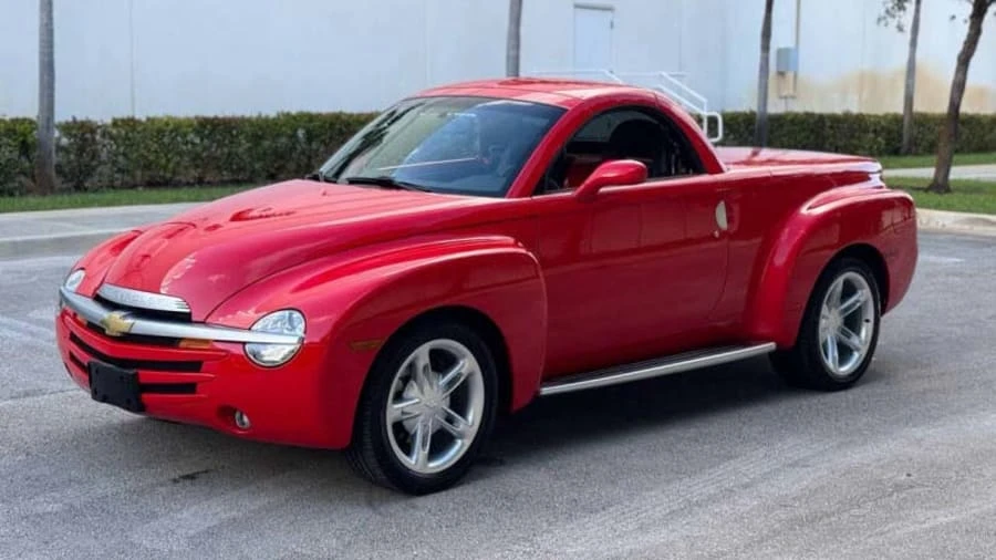 2004 Chevrolet SSR - Image 10 of 19