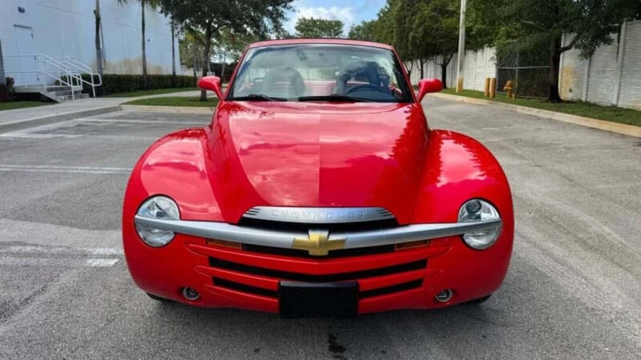 2004 Chevrolet SSR - Image 4 of 19