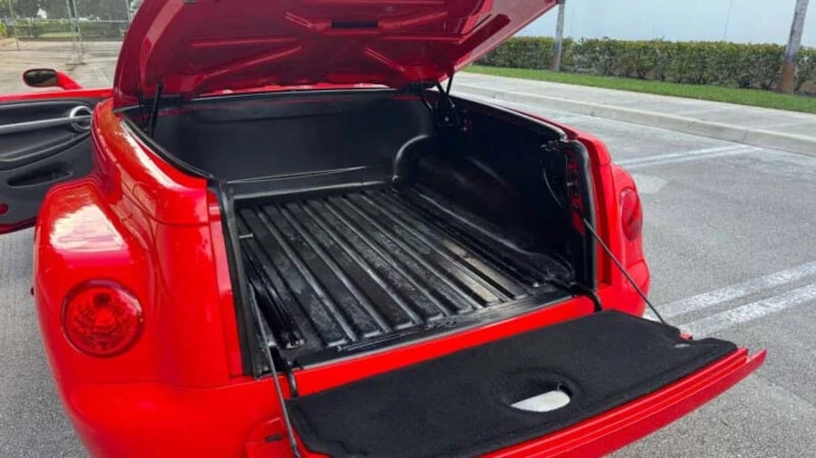 2004 Chevrolet SSR - Image 9 of 19