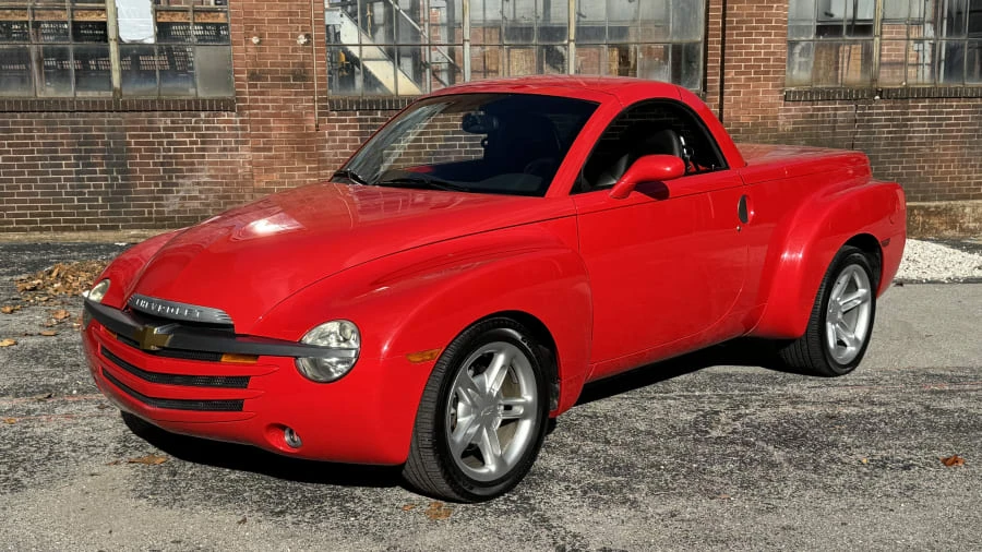 2004 Chevrolet SSR - Image 4 of 12