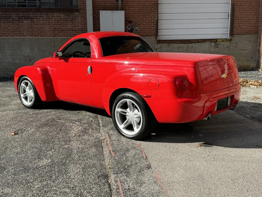 2004 Chevrolet SSR - Image 6 of 12