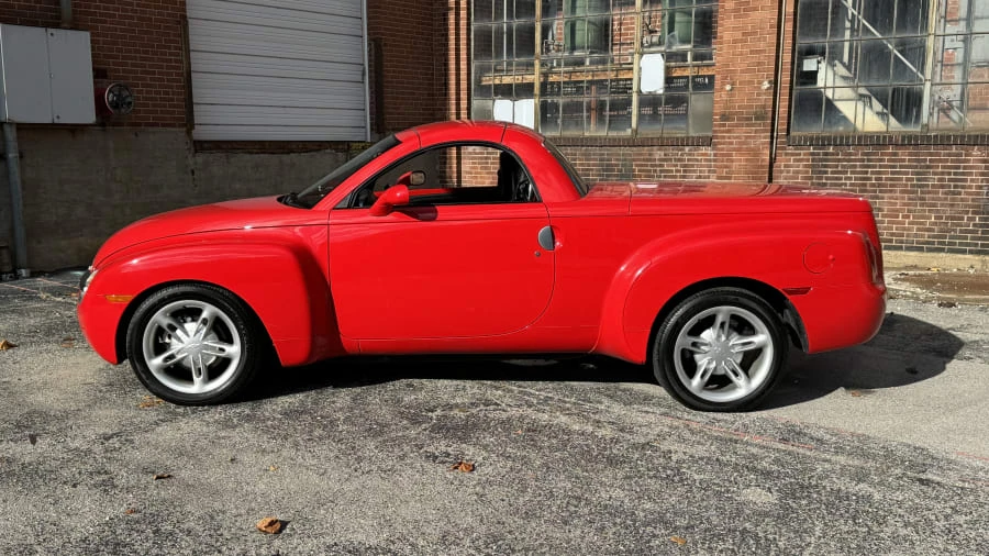 2004 Chevrolet SSR - Image 5 of 12