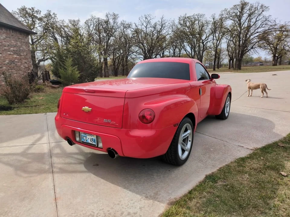2004 Chevrolet SSR - Image 4 of 8