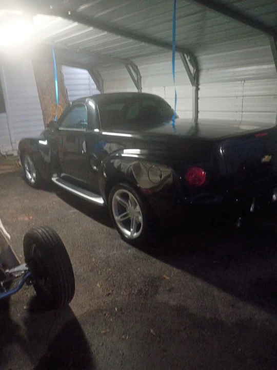 2004 Chevrolet SSR - Image 6 of 7