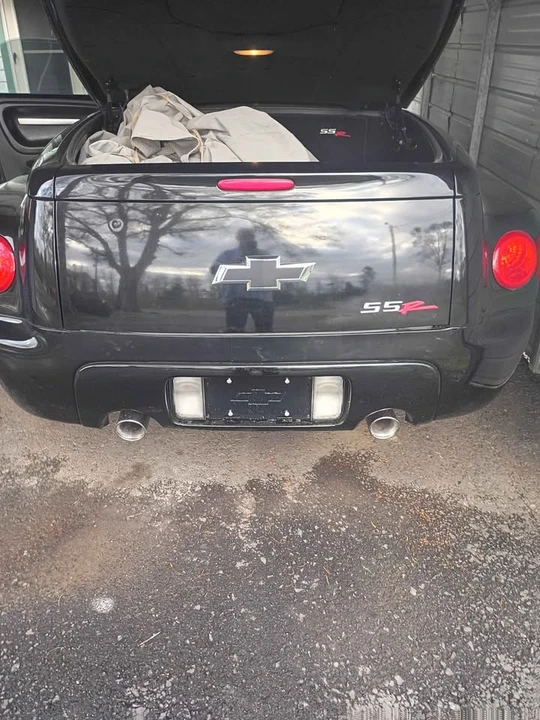 2004 Chevrolet SSR - Image 5 of 7