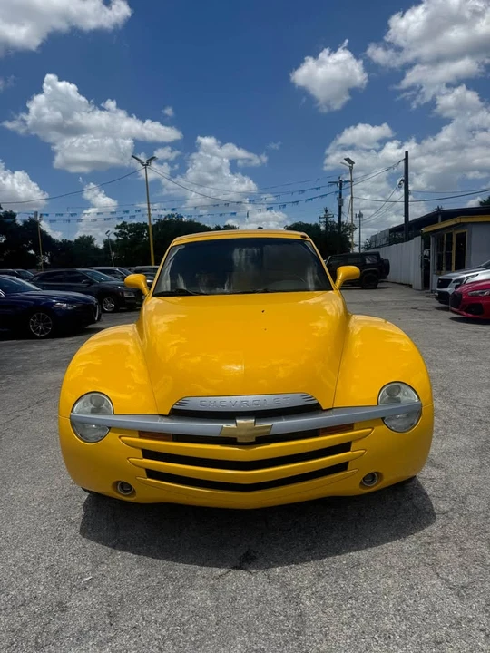 2004 Chevrolet SSR - Image 3 of 12