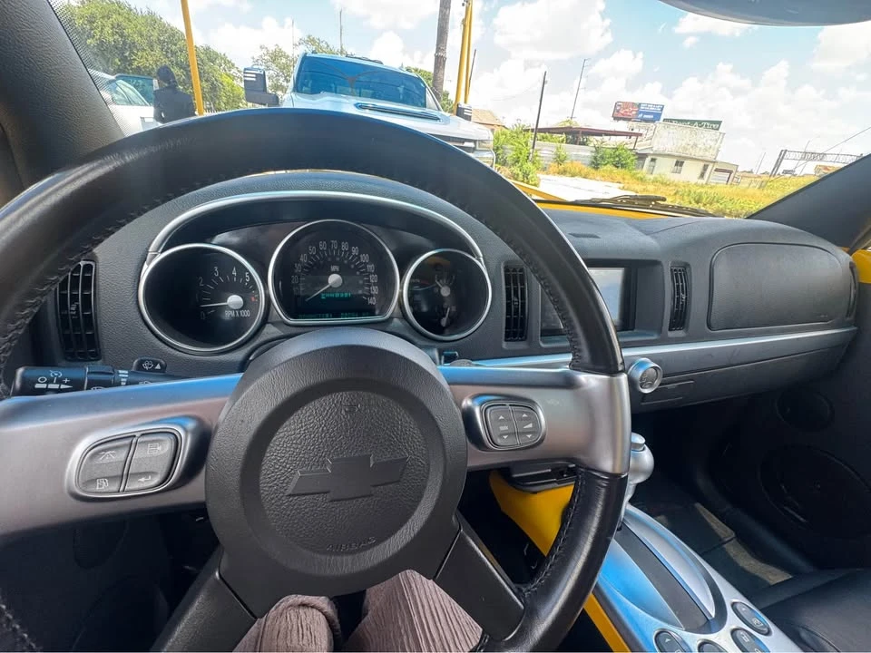 2004 Chevrolet SSR - Image 8 of 12