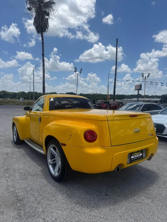 2004 Chevrolet SSR - Image 4 of 12
