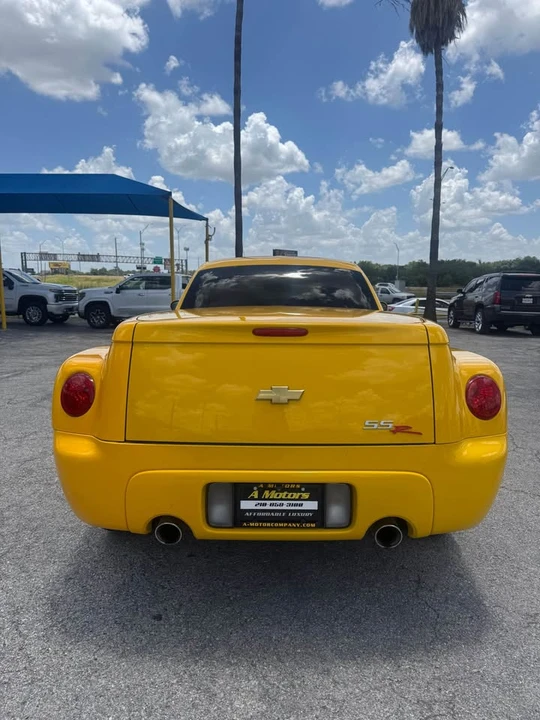 2004 Chevrolet SSR - Image 5 of 12