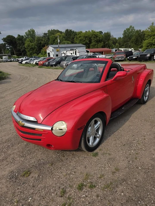 2004 Chevrolet SSR - Image 2 of 14
