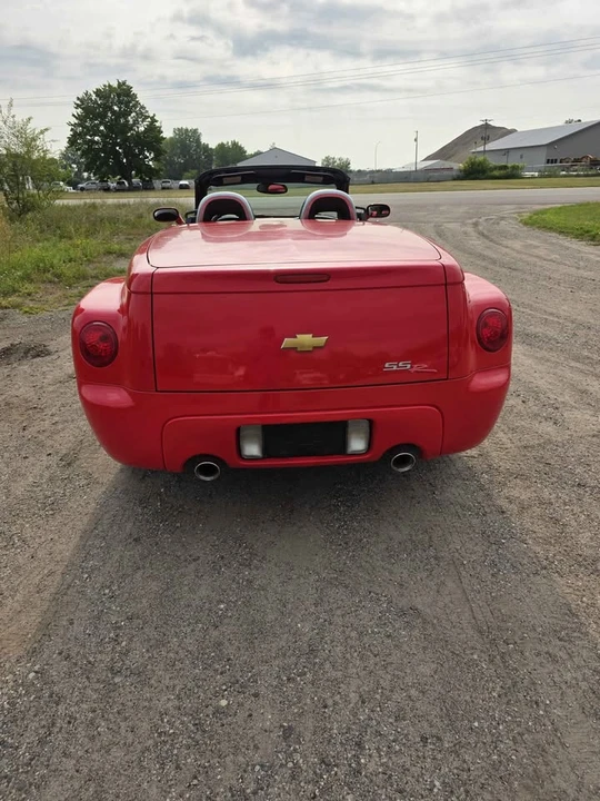 2004 Chevrolet SSR - Image 12 of 14