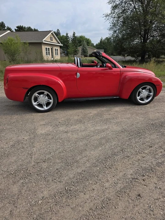 2004 Chevrolet SSR - Image 8 of 14