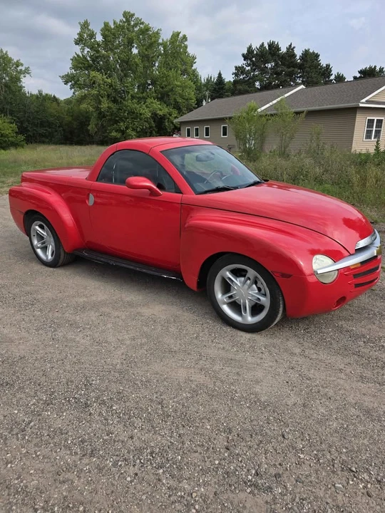 2004 Chevrolet SSR - Image 3 of 14