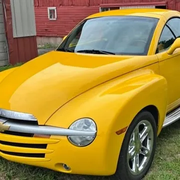 2004 Chevrolet SSR Convertible Pickup 2D