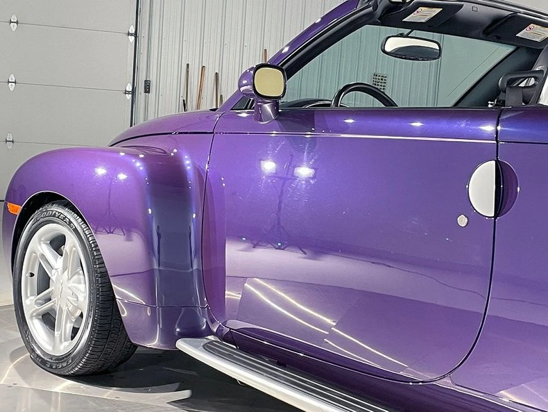2004 Chevrolet SSR - Image 30 of 31