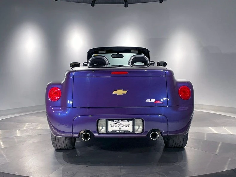 2004 Chevrolet SSR - Image 7 of 31