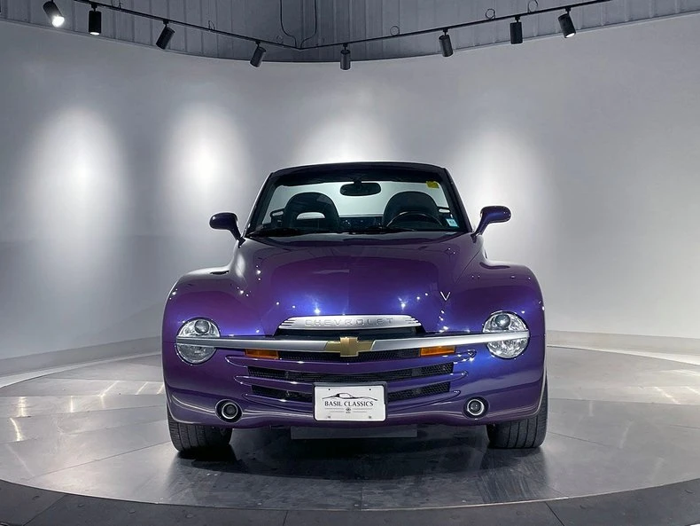 2004 Chevrolet SSR - Image 3 of 31