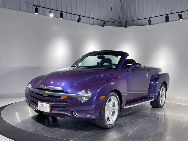 2004 Chevrolet SSR - Image 2 of 31
