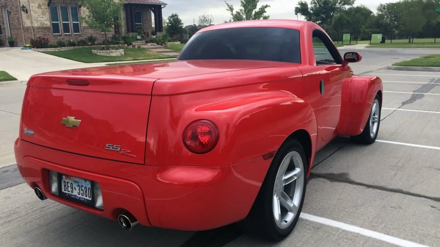 2004 Chevrolet SSR - Image 3 of 8