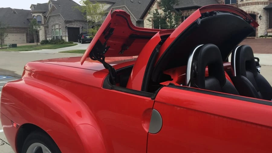 2004 Chevrolet SSR - Image 8 of 8