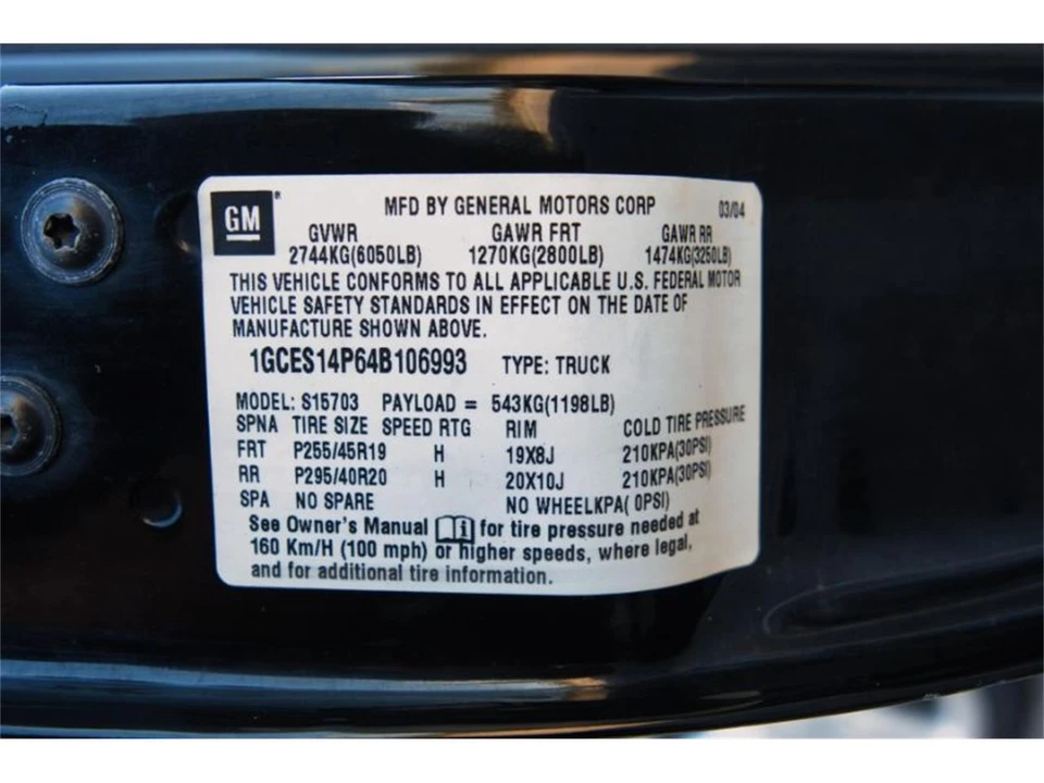 2004 Chevrolet SSR - Image 6 of 8