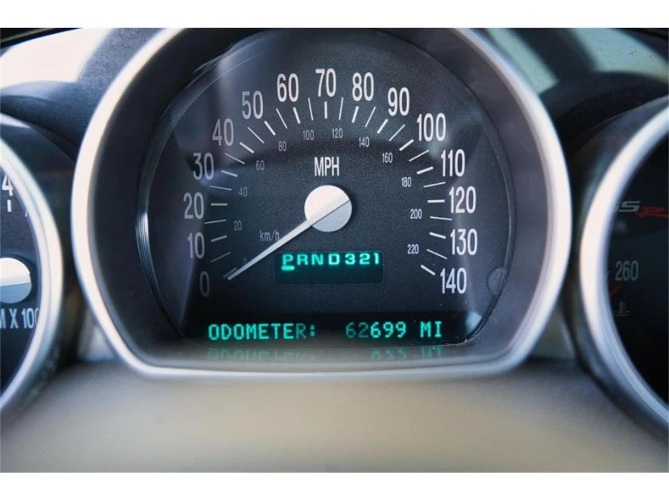 2004 Chevrolet SSR - Image 3 of 8