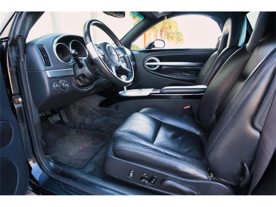 2004 Chevrolet SSR - Image 7 of 8