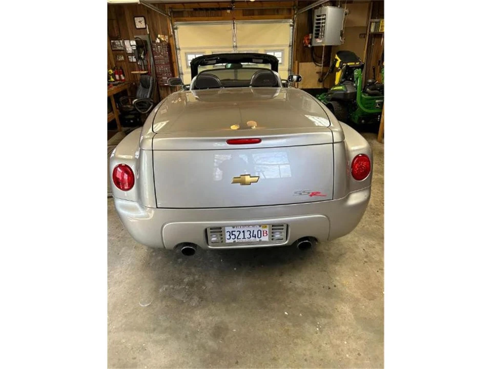 2004 Chevrolet SSR - Image 7 of 8