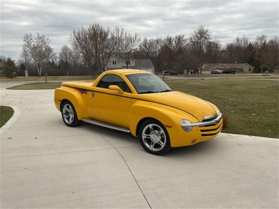 2004 Chevrolet SSR - Image 9 of 9