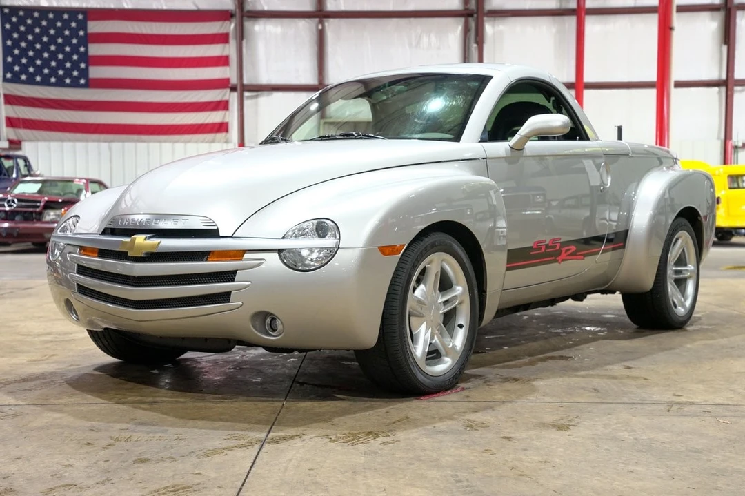 2004 Chevrolet SSR - Image 20 of 31