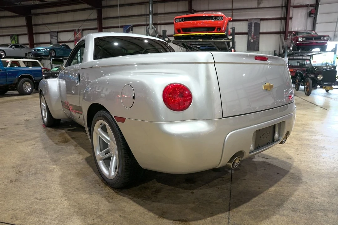 2004 Chevrolet SSR - Image 22 of 31