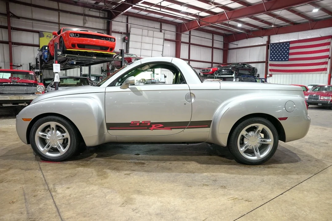 2004 Chevrolet SSR - Image 21 of 31