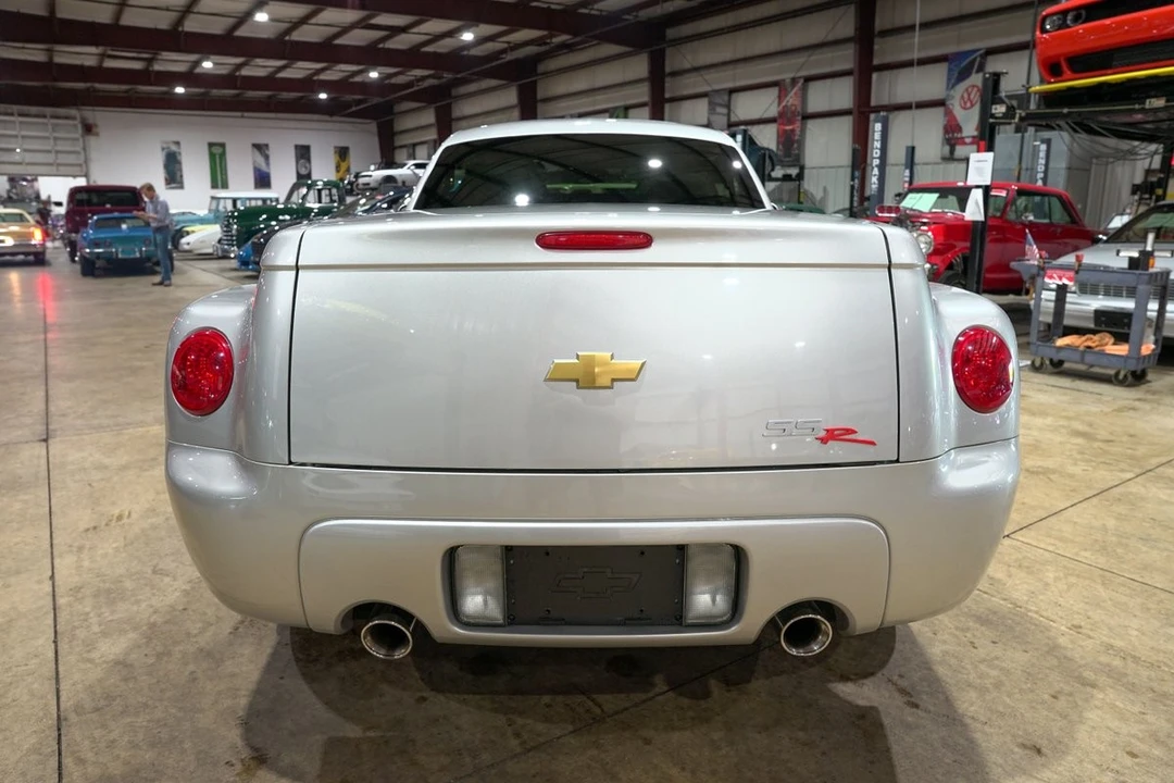 2004 Chevrolet SSR - Image 23 of 31