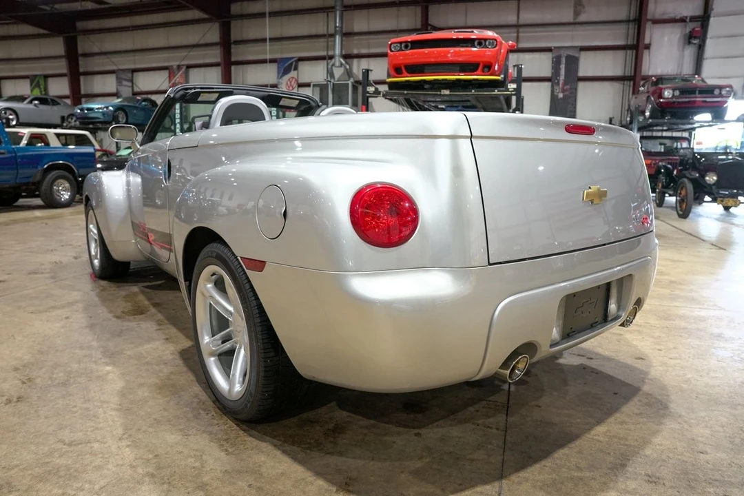 2004 Chevrolet SSR - Image 6 of 31