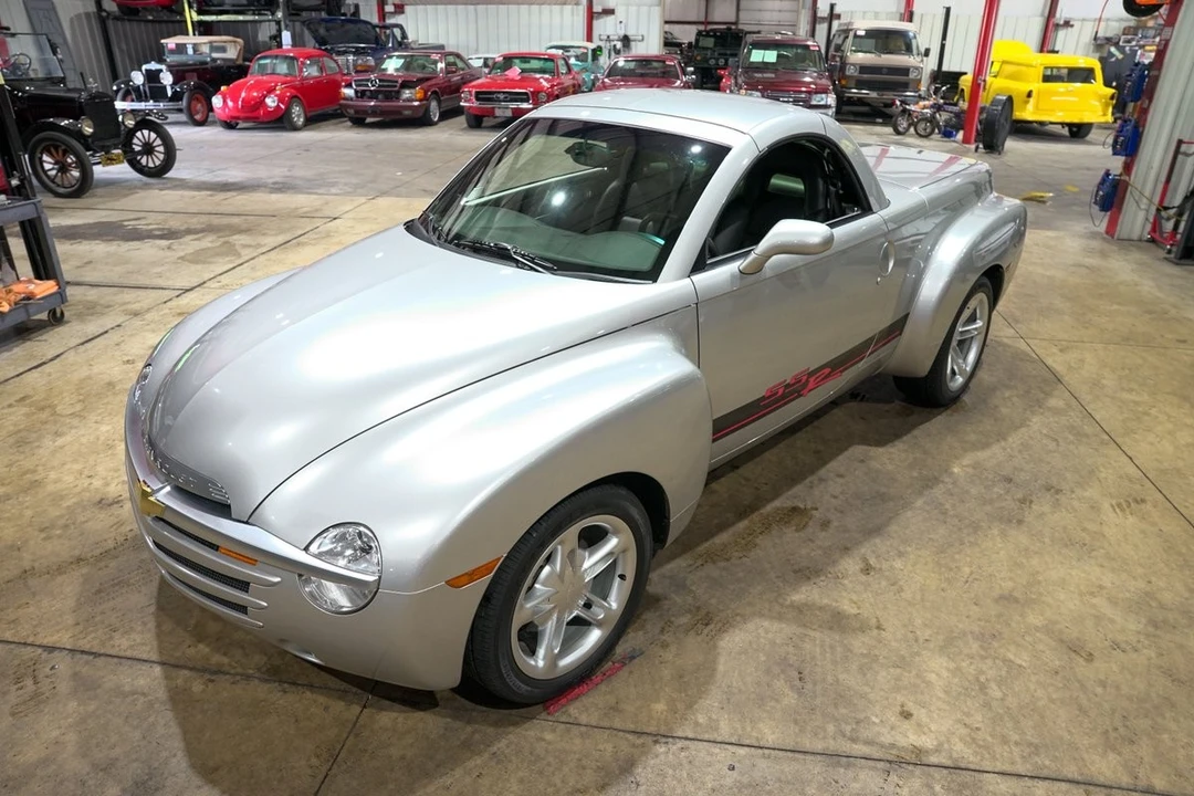 2004 Chevrolet SSR - Image 29 of 31