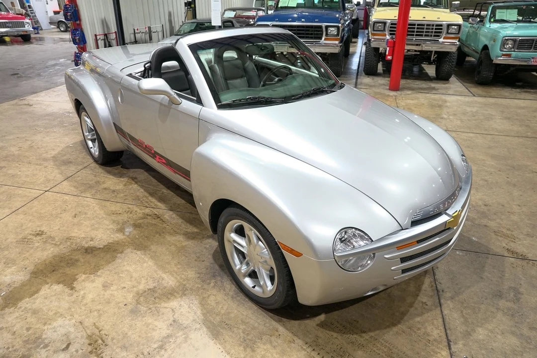 2004 Chevrolet SSR - Image 14 of 31