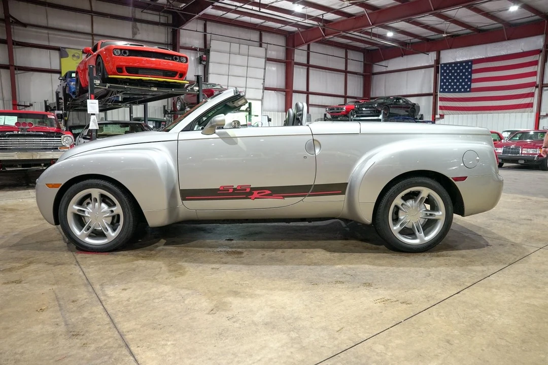 2004 Chevrolet SSR - Image 4 of 31