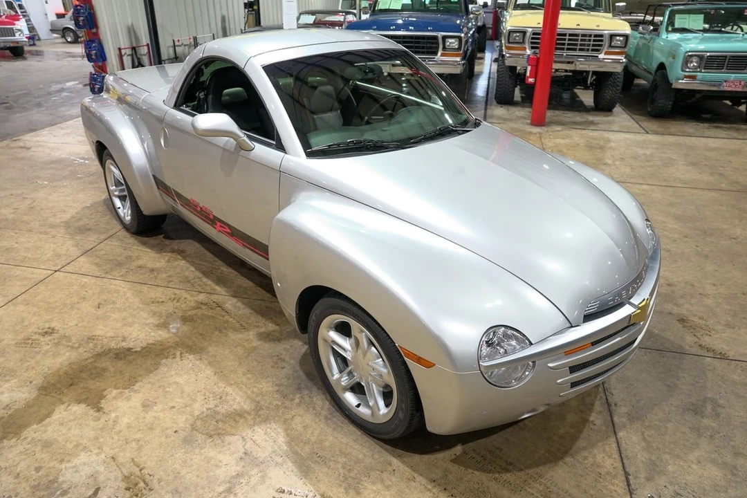 2004 Chevrolet SSR - Image 28 of 31