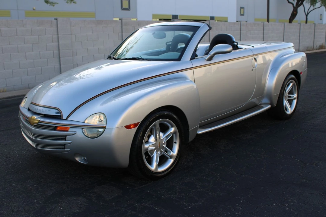 2004 Chevrolet SSR - Image 11 of 31