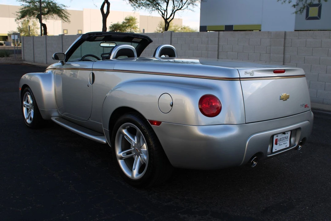 2004 Chevrolet SSR - Image 9 of 31